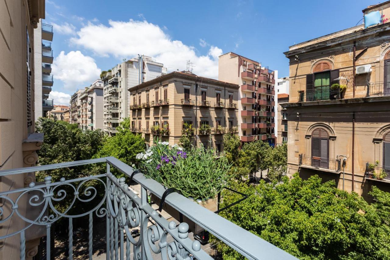 Palazzo Planeta Apartment ปาแลร์โม ภายนอก รูปภาพ
